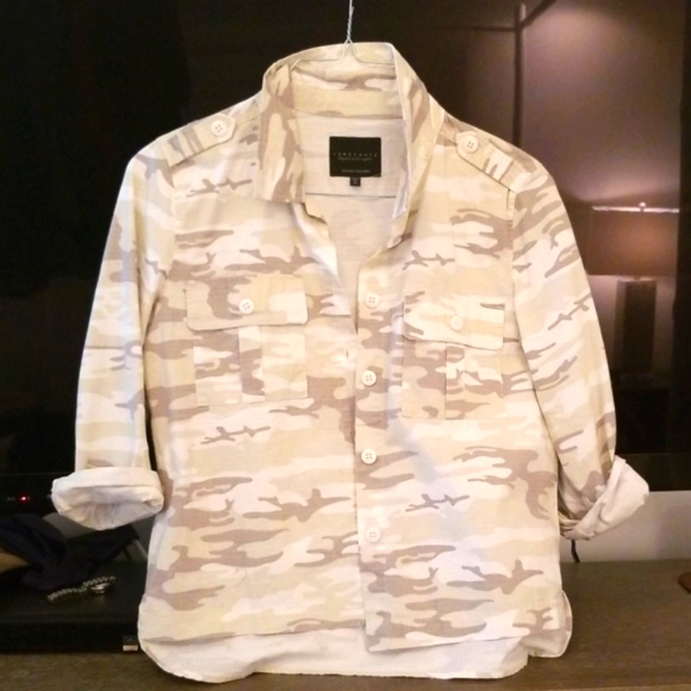 🤎🤍🤎Sanctuary camouflage shirt jacket. Never worn SZ M